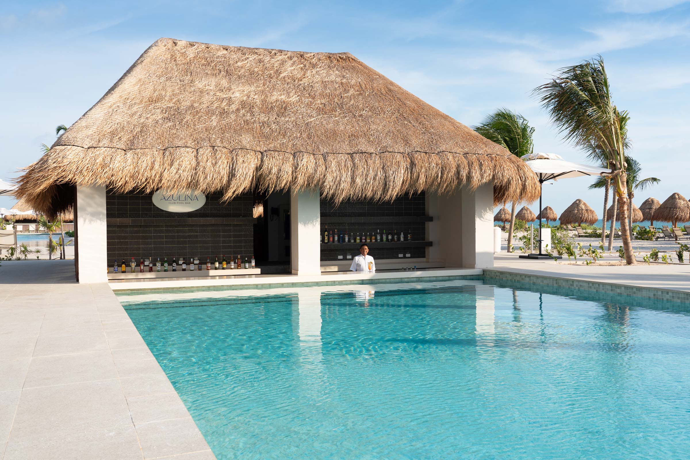 The best swim up bars in Cancun