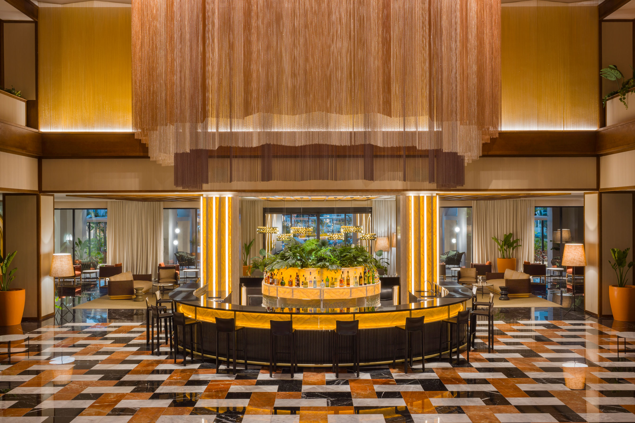 Bar du hall principal de l'Excellence Coral Playa Mujeres